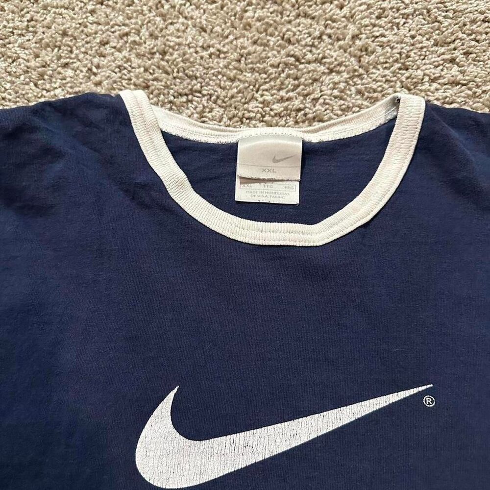 Nike Men's Navy and Blue T-shirt